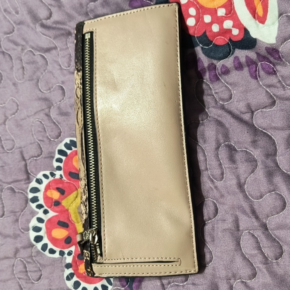 Coach flap clutch - Picture 2 of 5